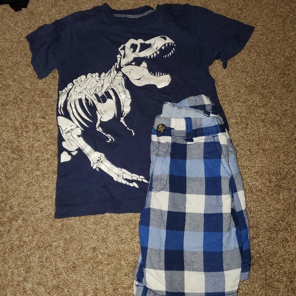 Carters set - Picture 1 of 1